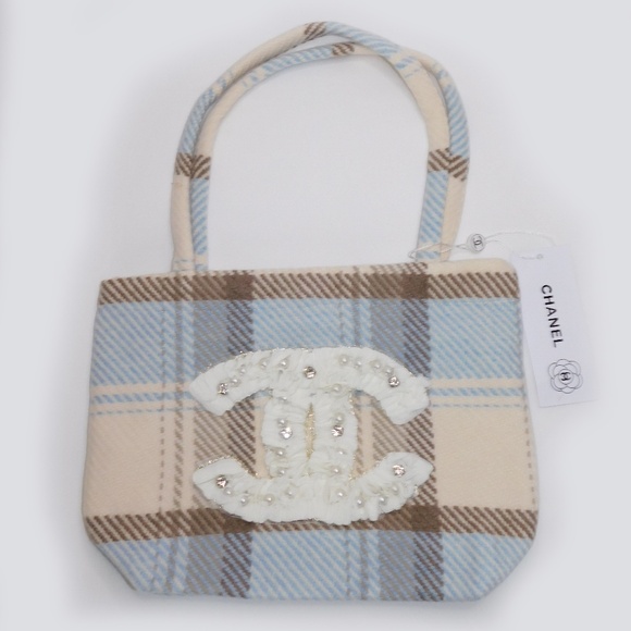 Chanel Beauté Blue and Brown Plaid Tote - VIP Gift - Picture 1 of 8